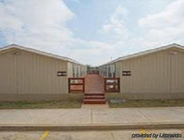 Dilley Lodge Exterior foto